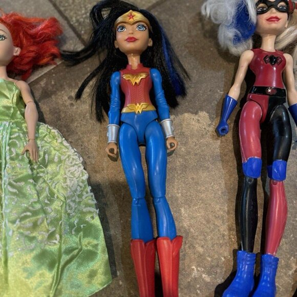 Superhero Lot: 6Poison Ivy Wonder Woman Harley Quinn Bumblebee SuperGirl Batgirl - Picture 4 of 15